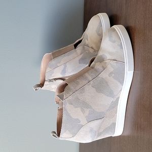 L Paolo platform wedge sneaker